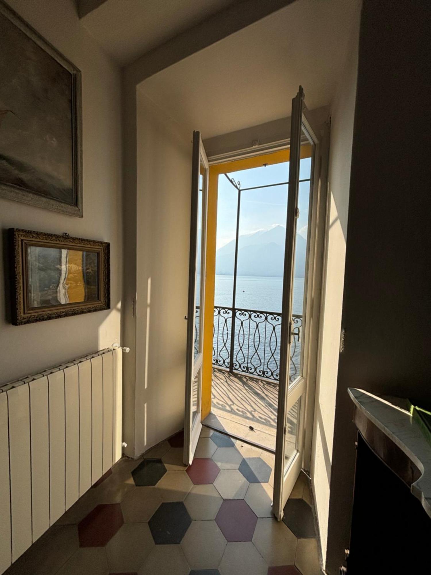 Varenna Caffe Apartment Bagian luar foto